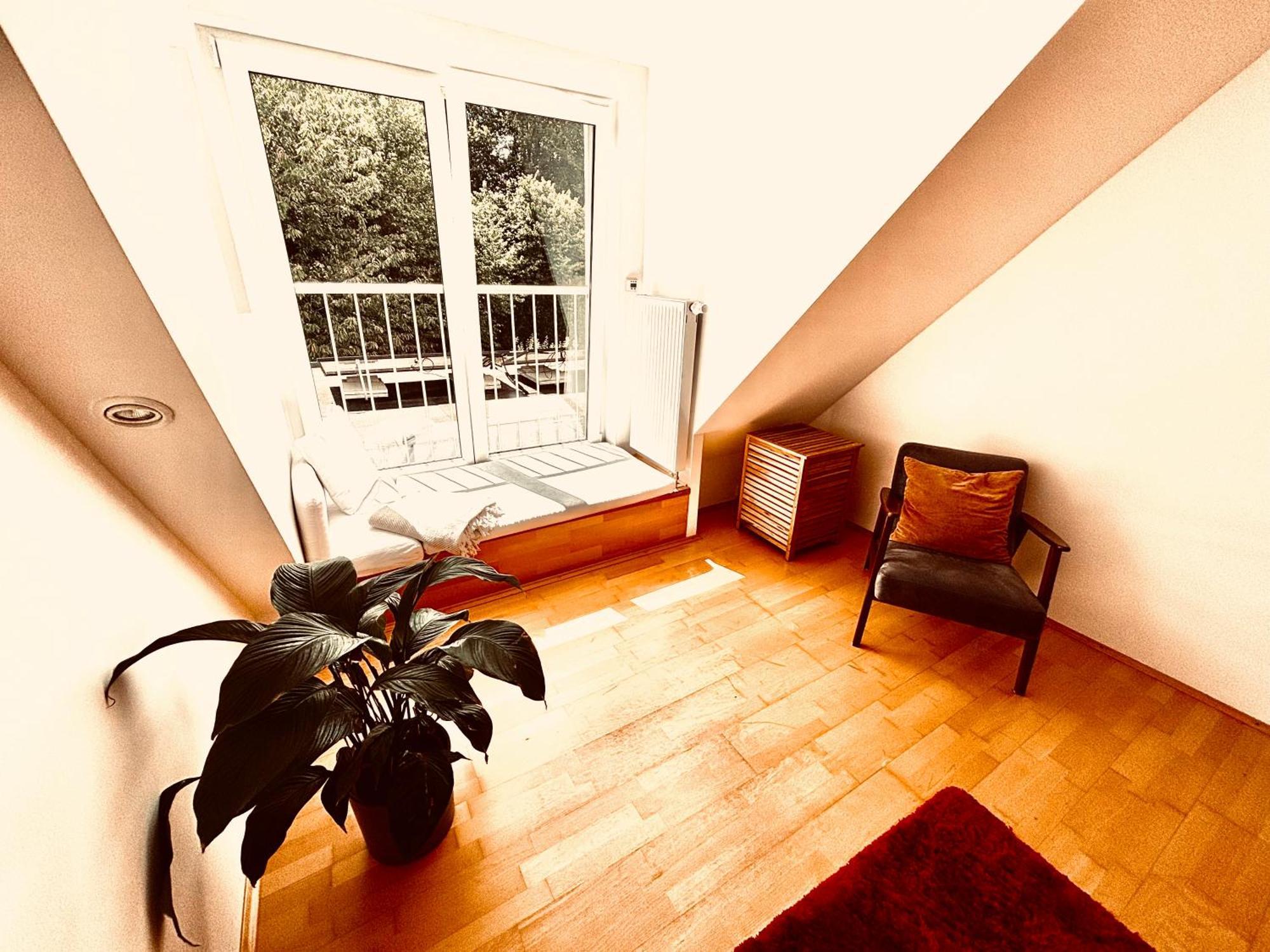 אסן Messe, Uniklinikum, Grugapark - Charmante Wohnung Mit Dachterrasse In Guter Lage מראה חיצוני תמונה